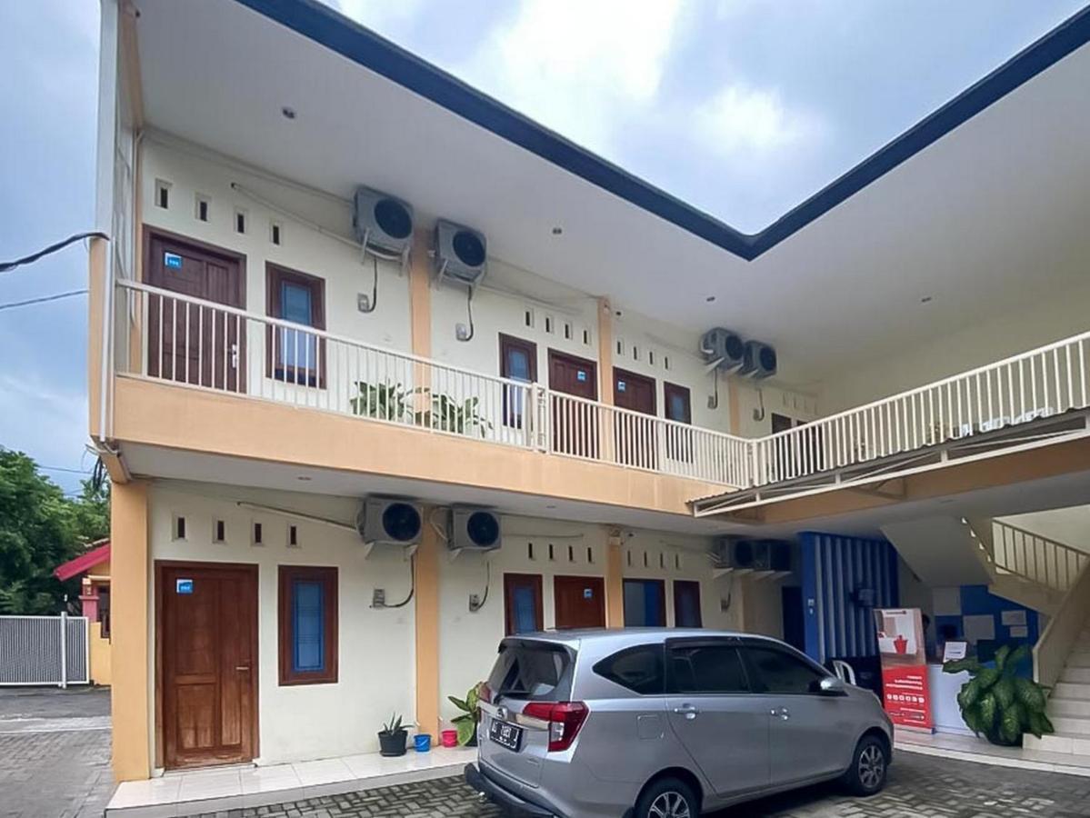 Reddoorz Syariah @ Pahlawan Sidoarjo Hotel Exterior foto