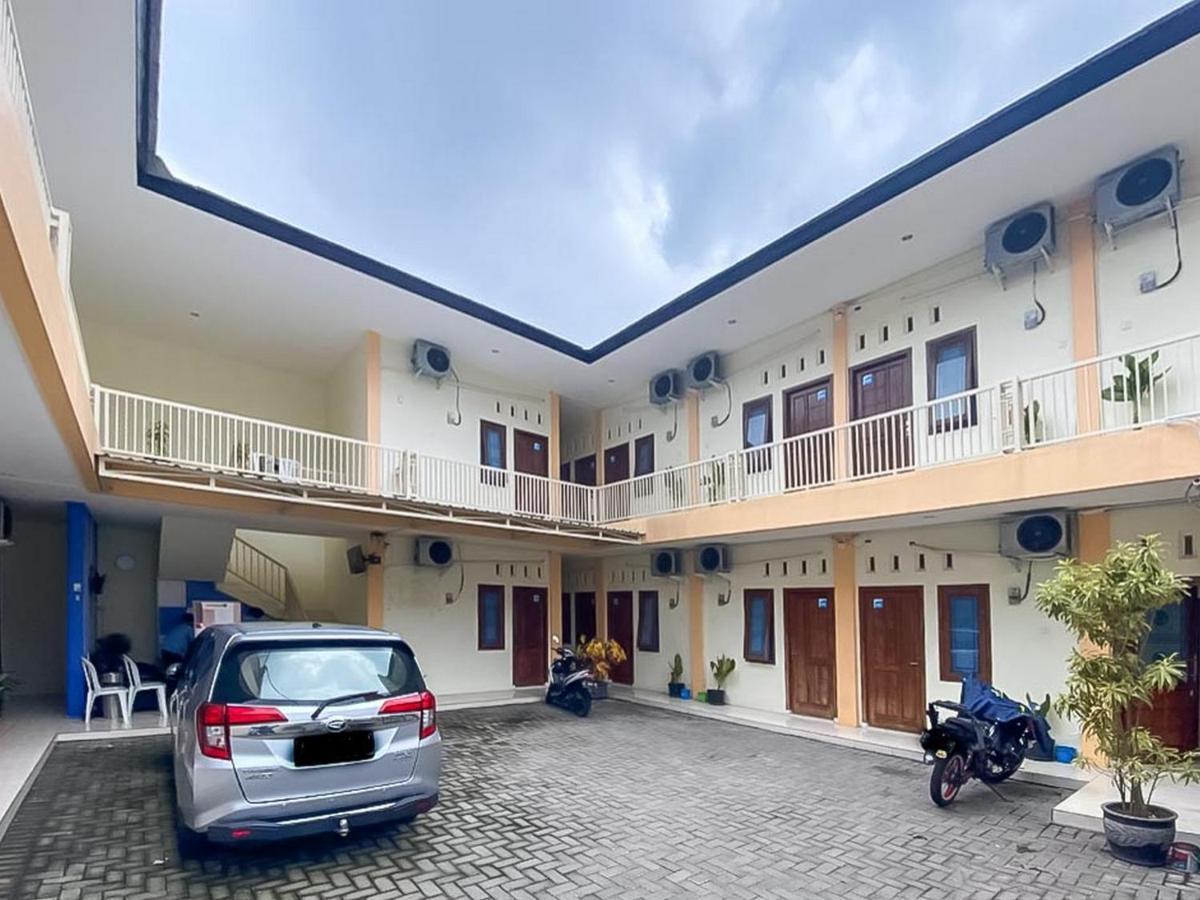Reddoorz Syariah @ Pahlawan Sidoarjo Hotel Exterior foto